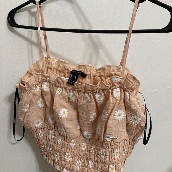 Pink top with daisies - Picture 1 of 2